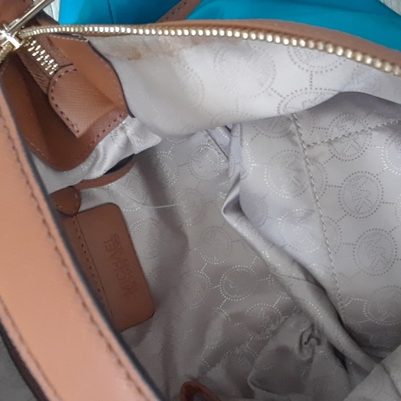 Michael...mk kors..kempton bag - Picture 7 of 9